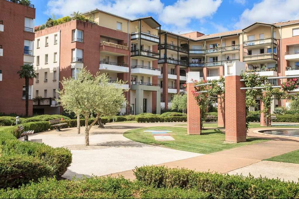 L Oasis Studio Proche Hopital Et Aeroport Piscine Parking &Netflix Toulouse Dış mekan fotoğraf